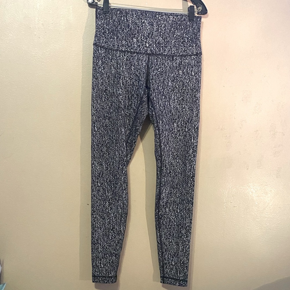 Lululemon High Times Pant in Luon Suited Jacquard Black White Size 10 EUC